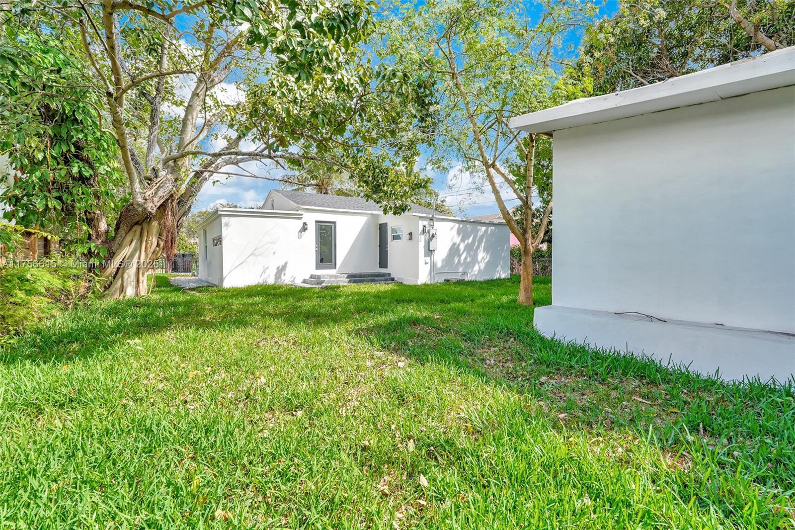 COLUMBIA PARK CORR PL - Residential