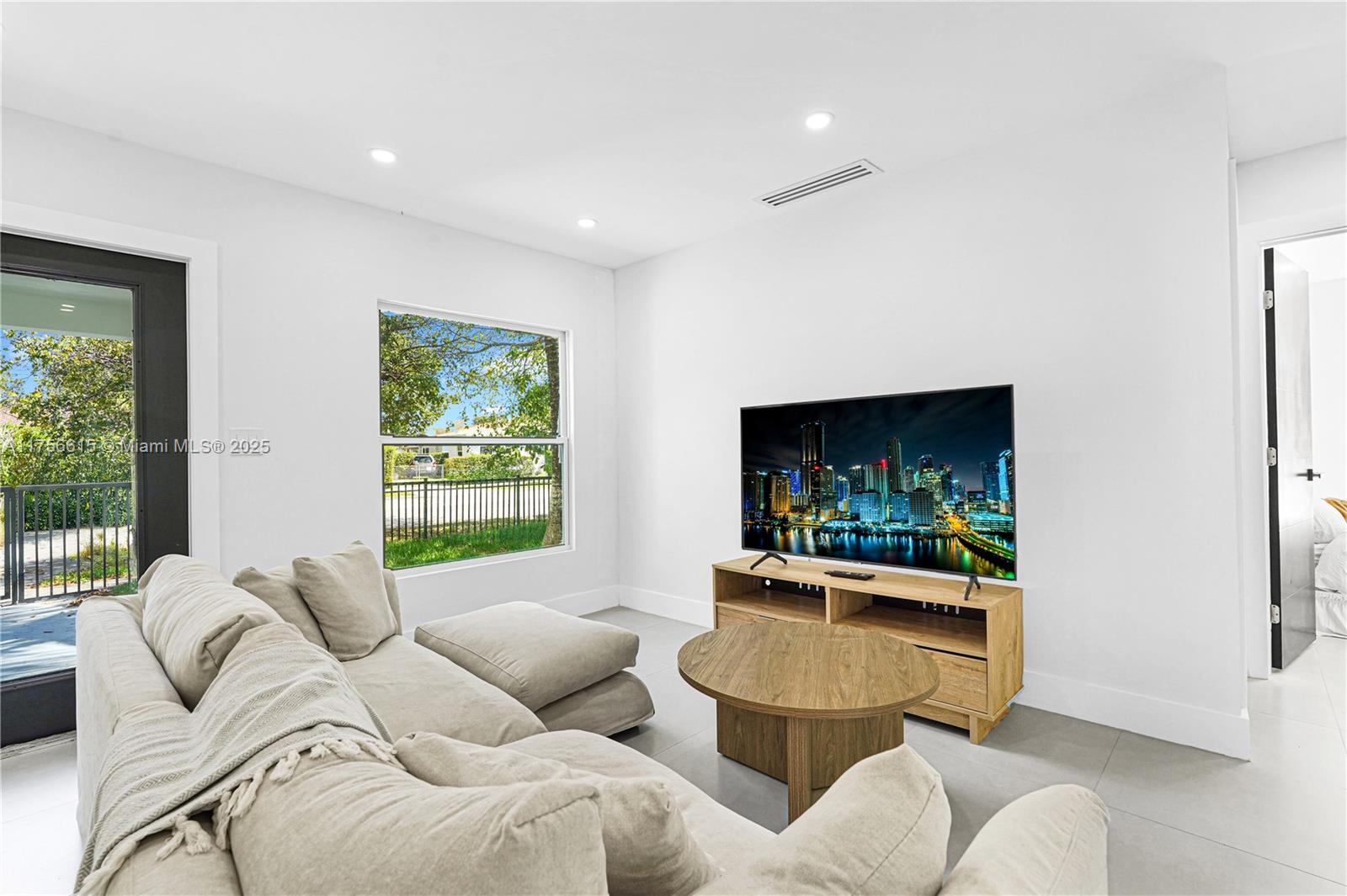 COLUMBIA PARK CORR PL - Residential