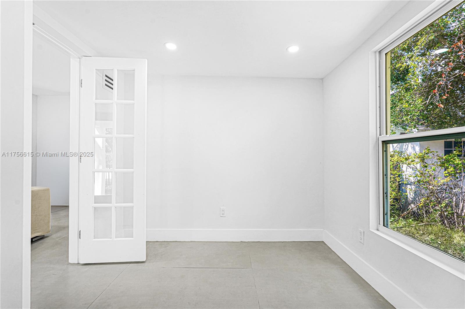 COLUMBIA PARK CORR PL - Residential