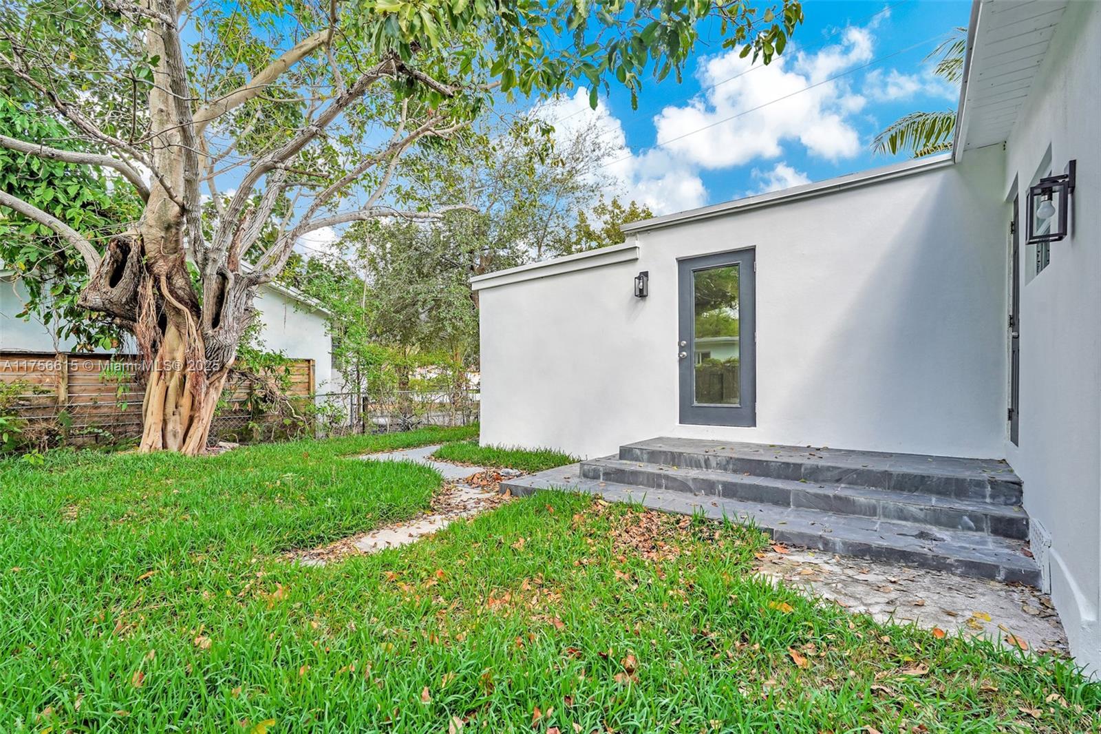 COLUMBIA PARK CORR PL - Residential