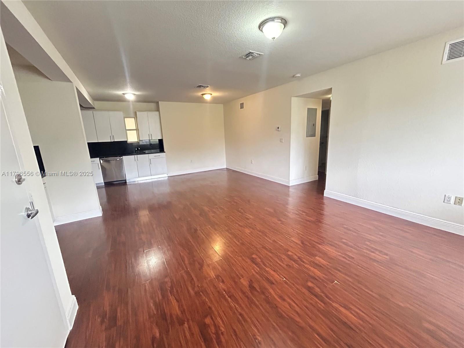 2931 Sheridan Ave 1