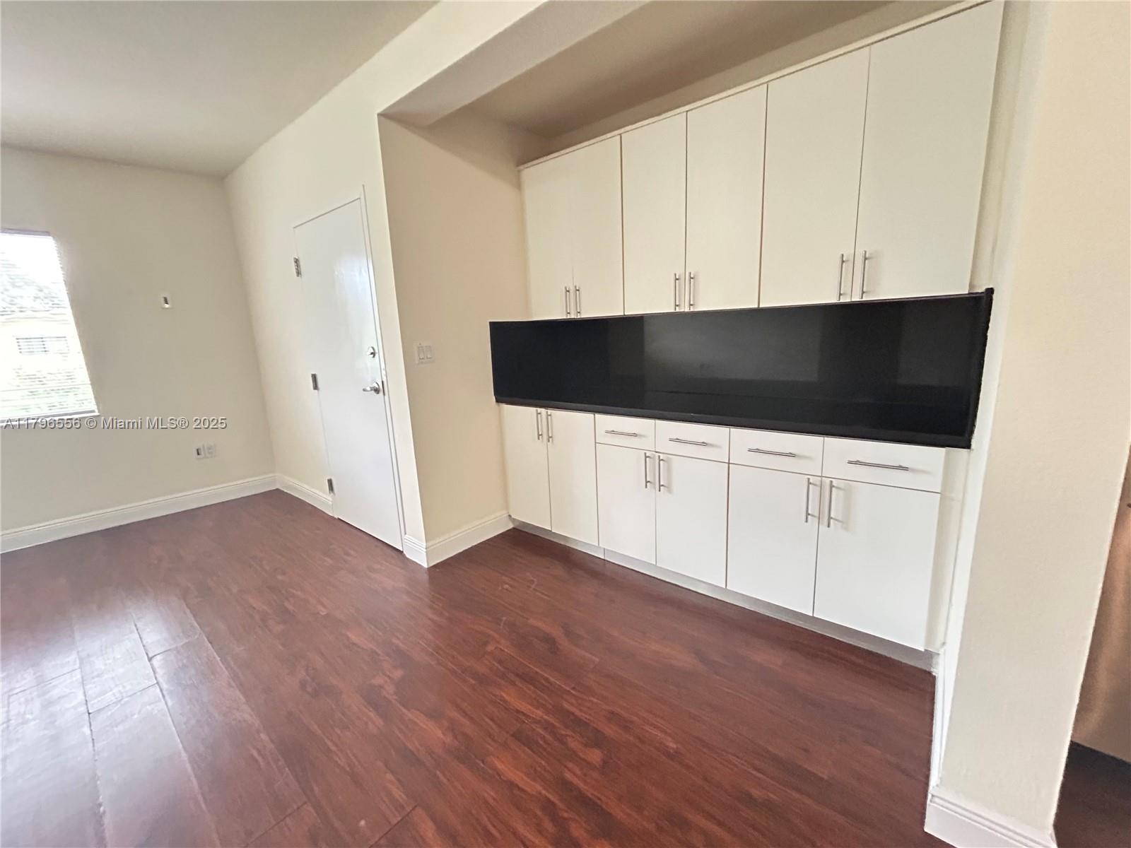 2931 Sheridan Ave 1