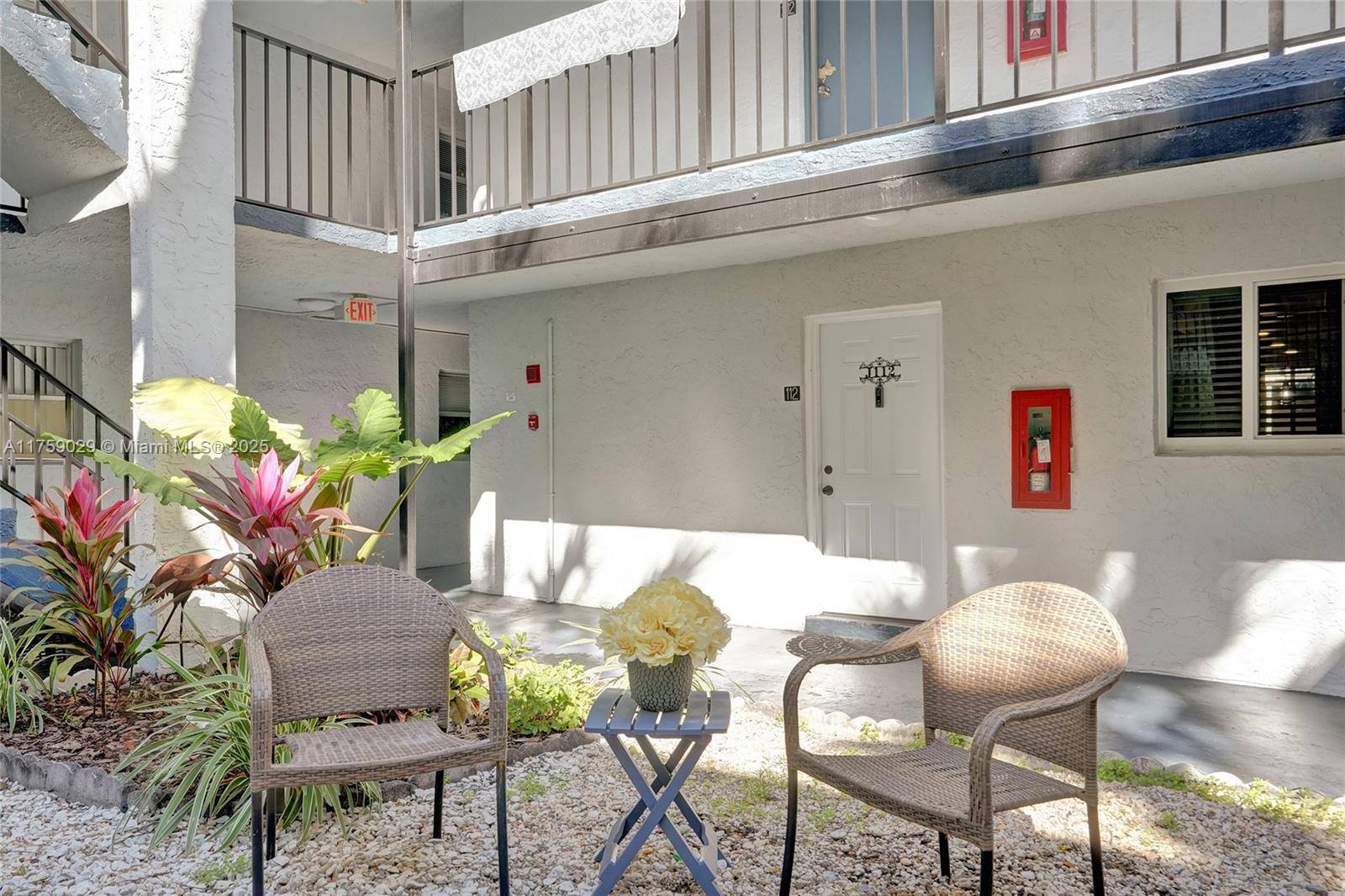 SOMERSET AT LAUDERDALE LA - Residential