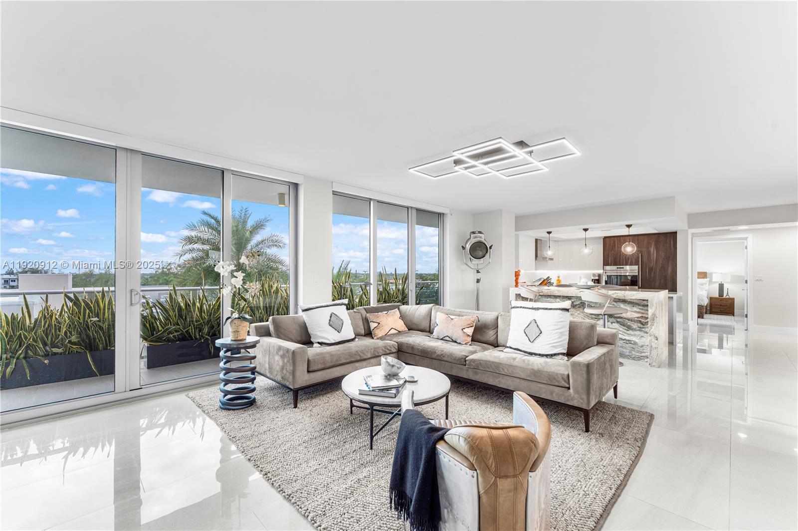 1180 N Federal Hwy 607