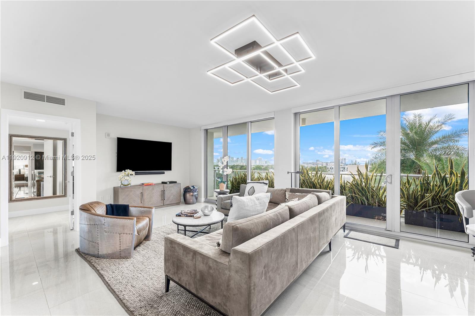 1180 N Federal Hwy 607