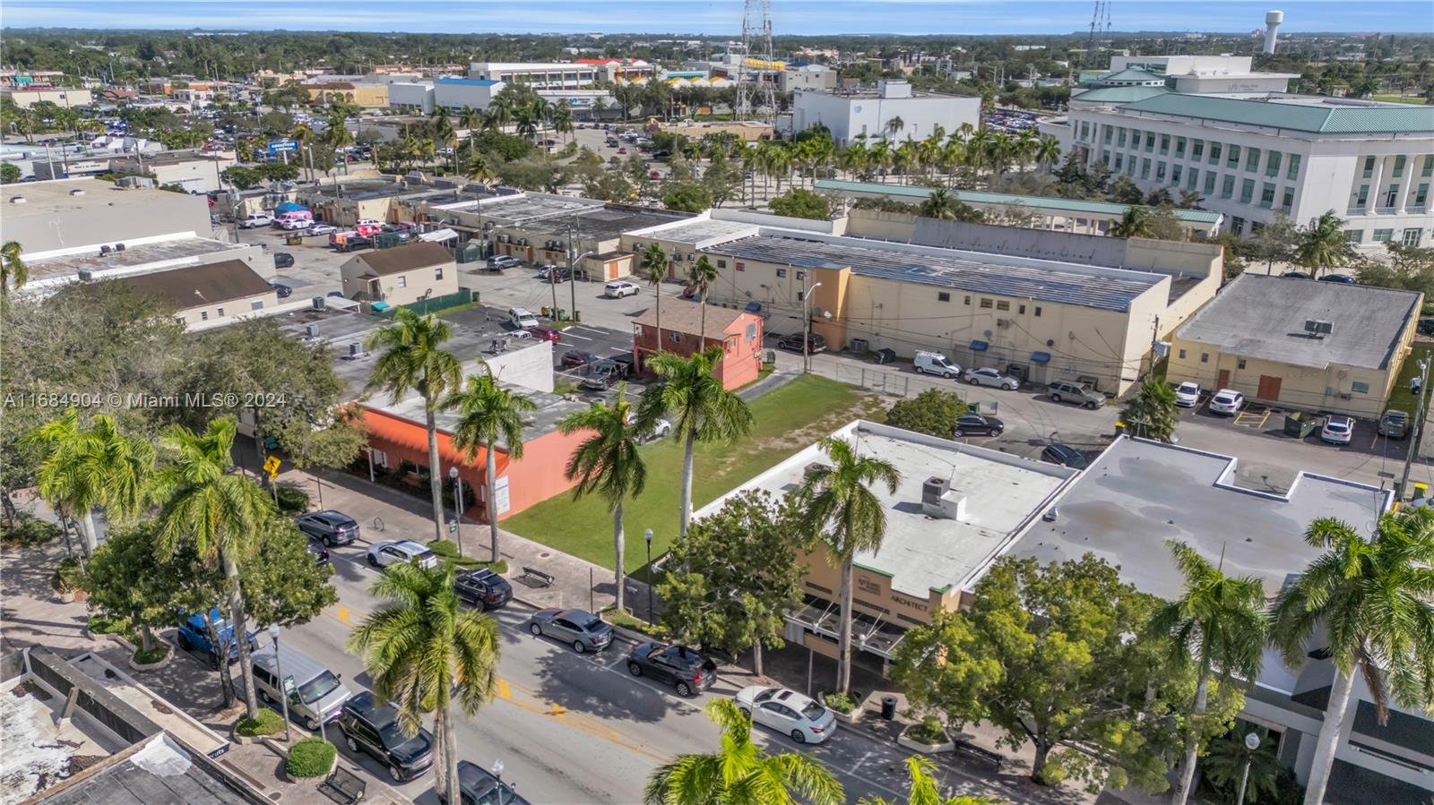 COMMERCE ADDITION - Land