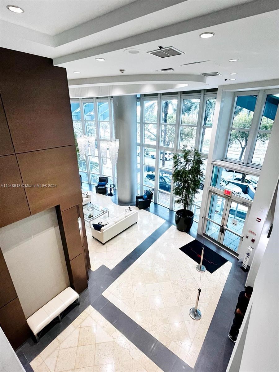 THE MARK ON BRICKELL COND - Residential Lease