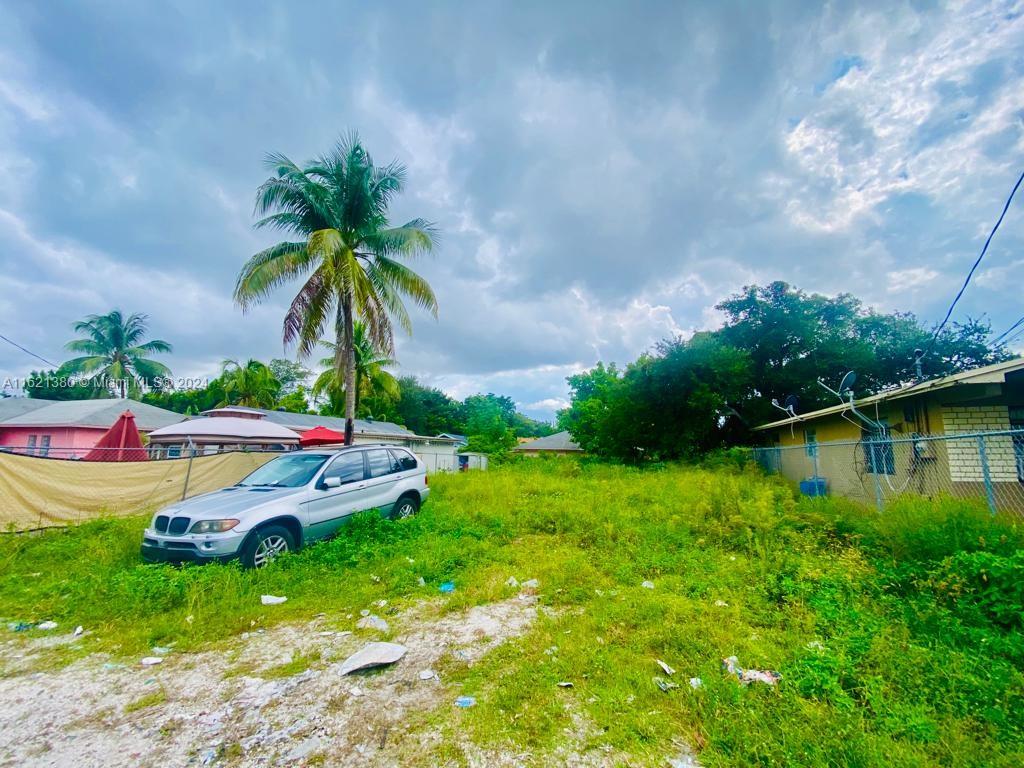 13 53 41 N43FT OF S308FT - Land