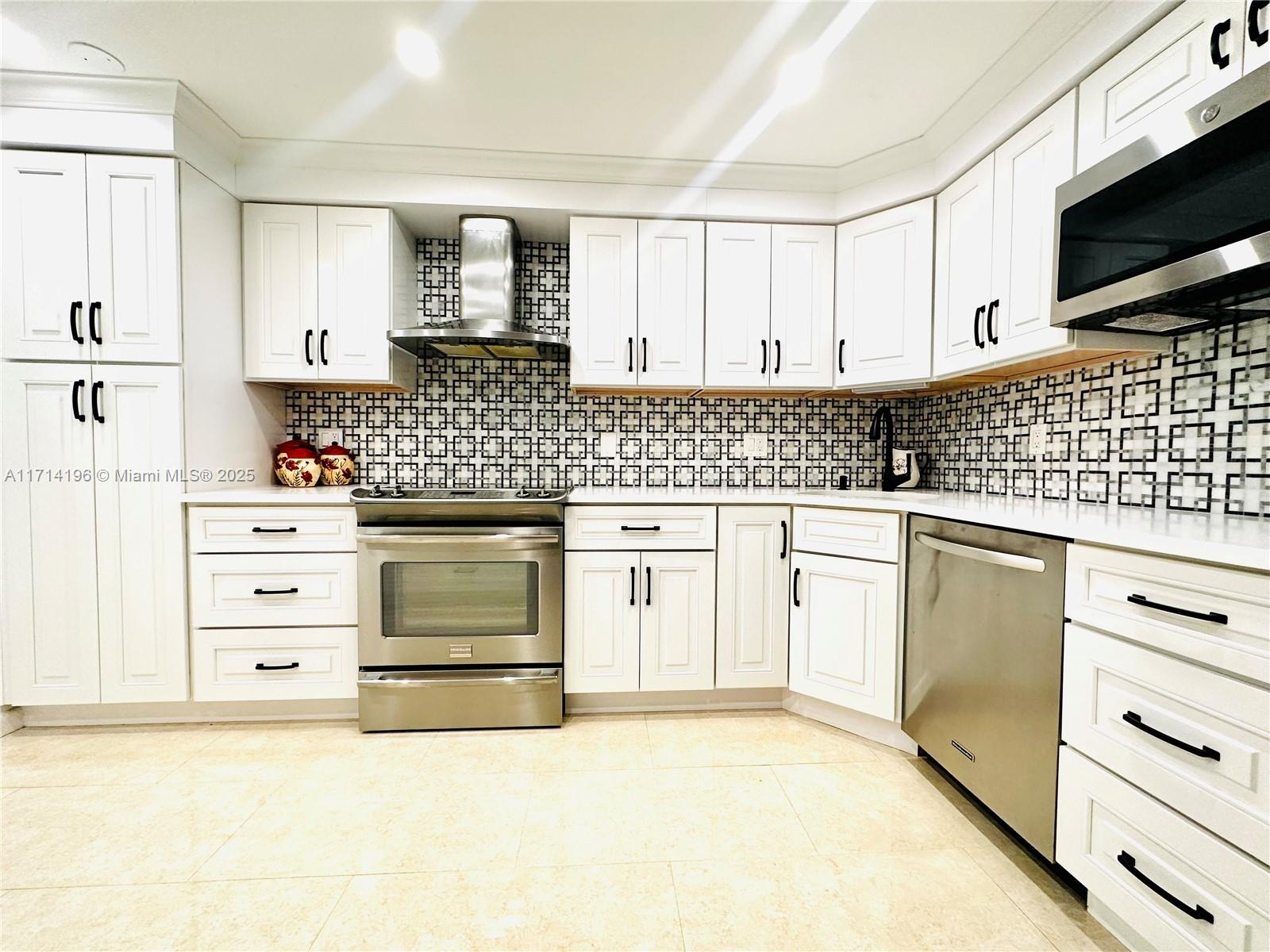 Beautifully renovated and move-in ready, this high-floor condo offers mesmerizing views of the ocean, intercoastal, and city skyline. This spacious 2-bedroom, 2-bathroom unit features a large, open kitchen with stainless steel appliances, quartz countertops, LVP flooring, all impact windows, renovated bathrooms, a full-size washer/dryer, and plenty of closet space.
Located east of Ocean Dr, just steps from the beach and Hollywood's famous Boardwalk, it's close to shops, restaurants, and FLL Airport. Rent includes cable, internet, water, and an assigned parking space. The community offers 24/7 surveillance, a room with billiards and ping pong, a heated pool, sauna, and BBQ area.