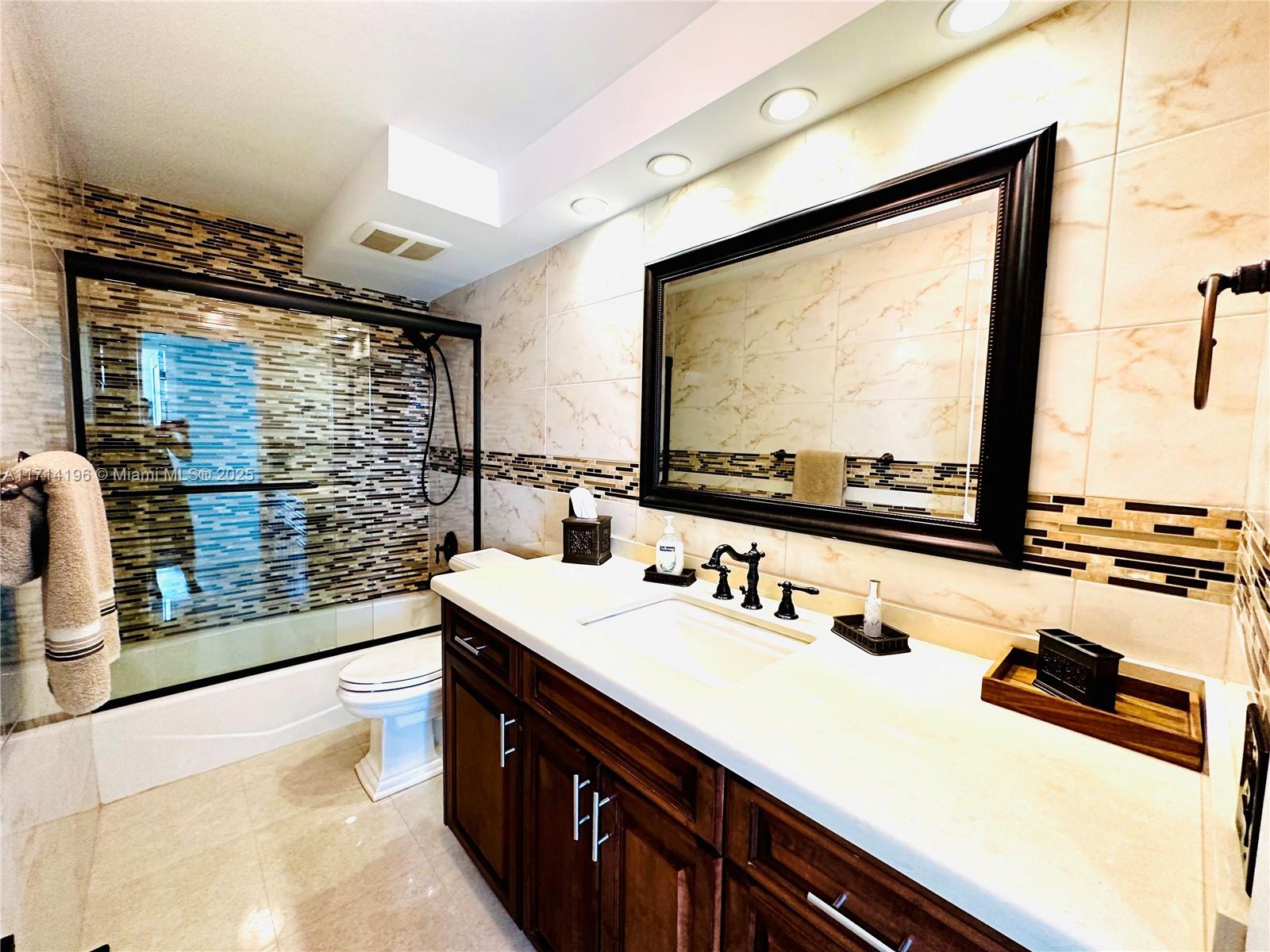 OXFORD TOWERS CONDO - Residential Lease