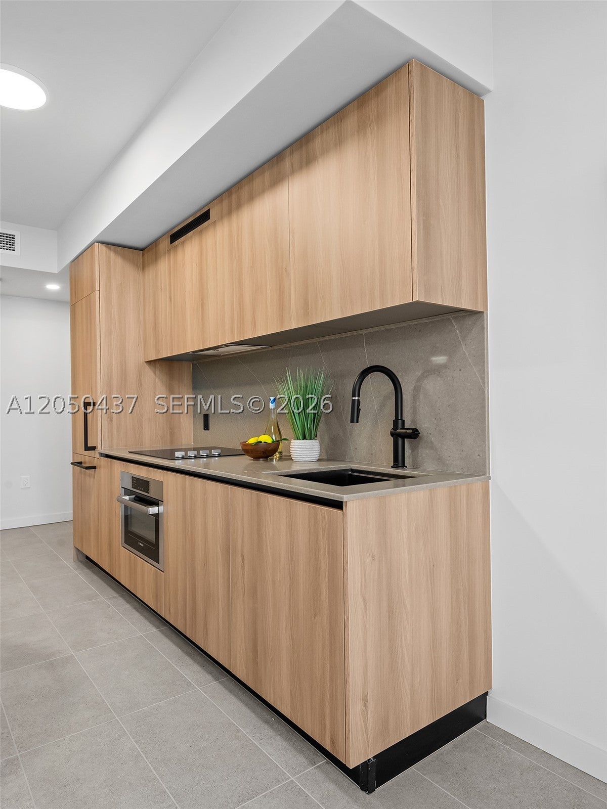 121 NE 5th St 3706