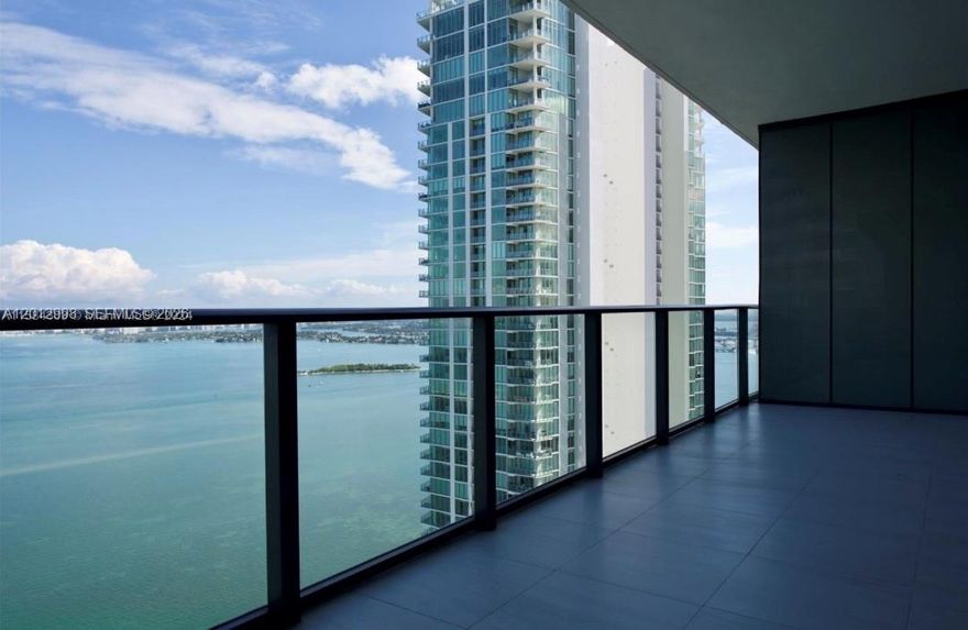 AMAZING SPACIOUS 1 BEDROOM WITH 2 FULL BATHROOMS IN POPULAR GRAN PARAISO WITH AMAZING DIRECT WATER VIEWS. THE BUILDING IS LOCATED IN EDGEWATER NEXT TO DESIGN DISTRICT, WYNWOOD, DOWNTOWN AND BRICKELL. PLENTY OF AMENITIES INCLUDING POOL, SPA, GYM, TENNIS COURT, BOWLING ALLEY, GOLF FACILITY AND TENNIS COURT. ALLOW 24-48 HRS FOR SHOWINGS. THE SHOWINGS WILL START AFTER 5/19/26, THE TENANT IS OUT OF TOWN.