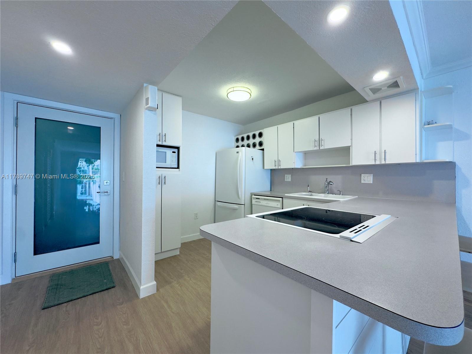 1665 Bay Rd 319