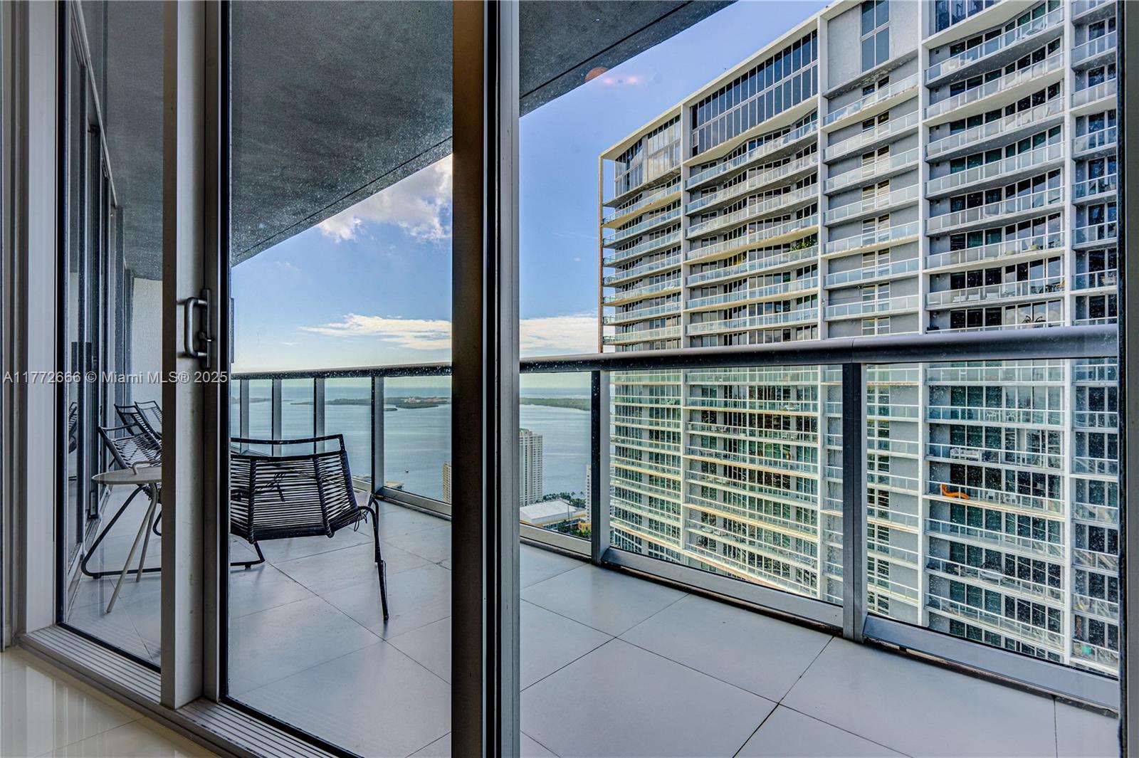 ICONBRICKELL CONDO NO 1 - Residential Lease