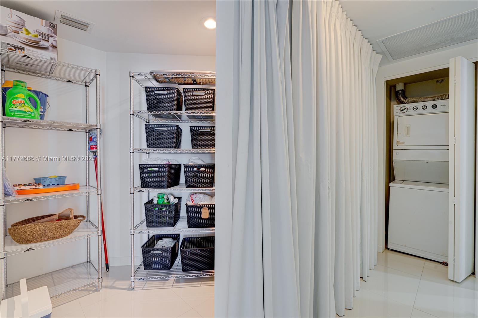 ICONBRICKELL CONDO NO 1 - Residential Lease