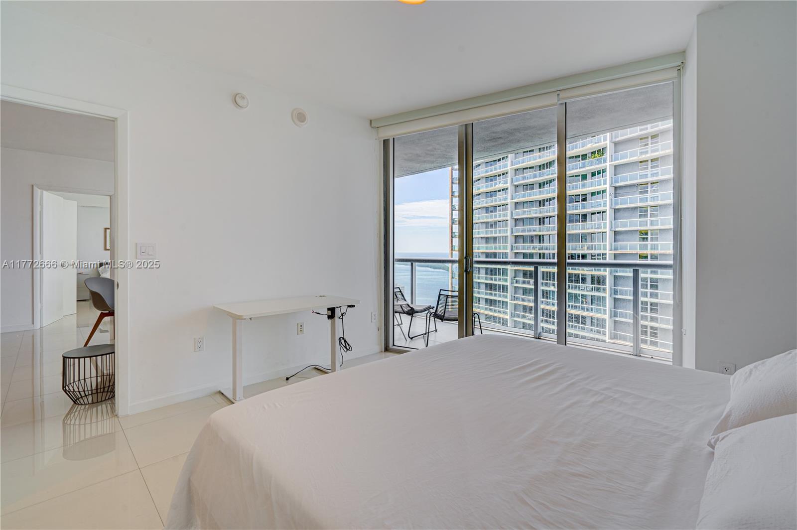 ICONBRICKELL CONDO NO 1 - Residential Lease