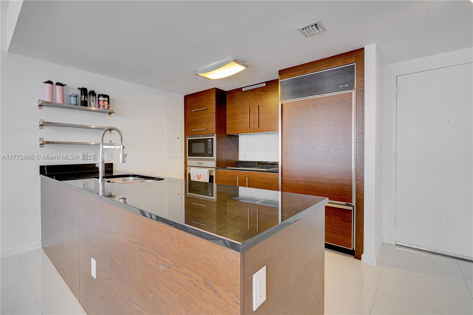 ICONBRICKELL CONDO NO 1 - Residential Lease