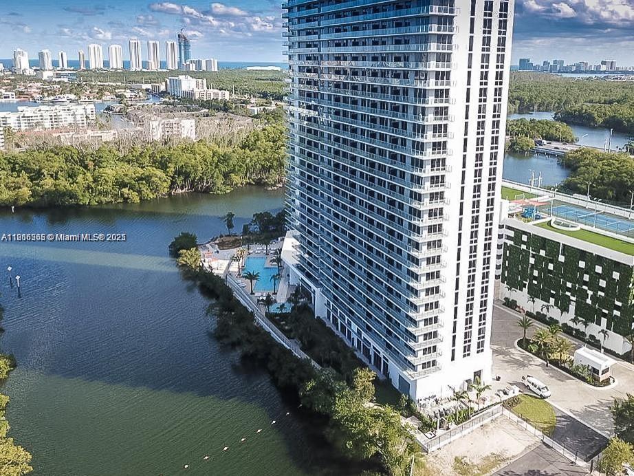 THE HARBOUR SOUTH CONDO - Residential Lease