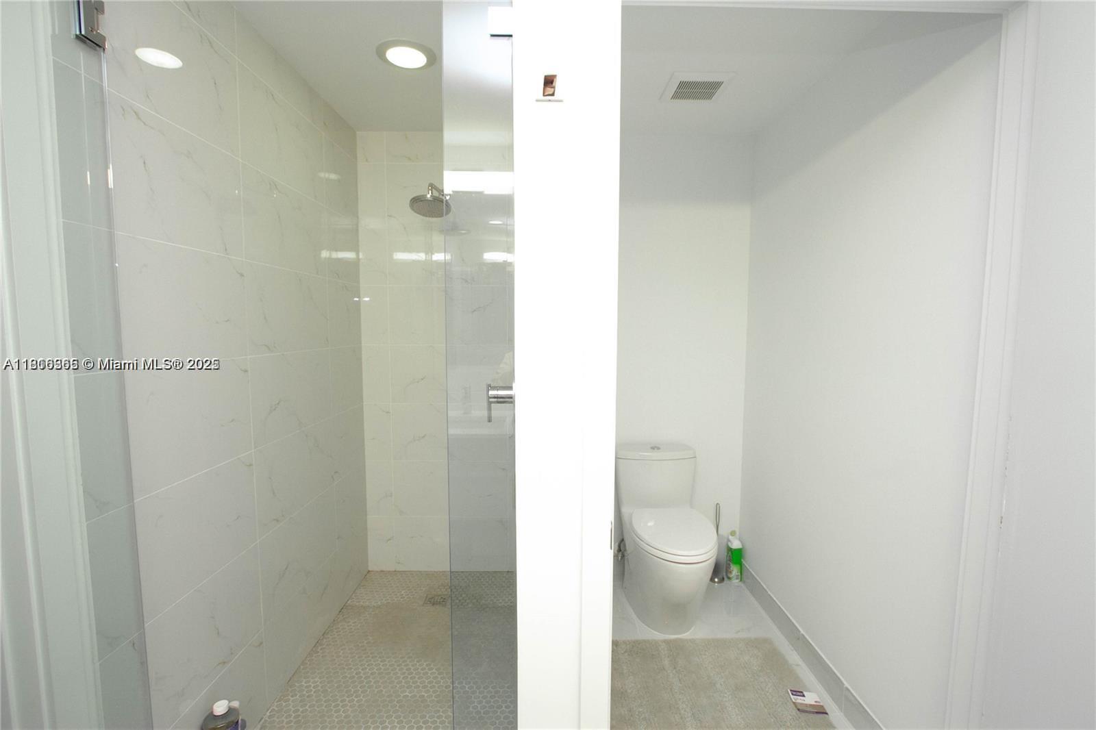 THE HARBOUR SOUTH CONDO - Residential Lease
