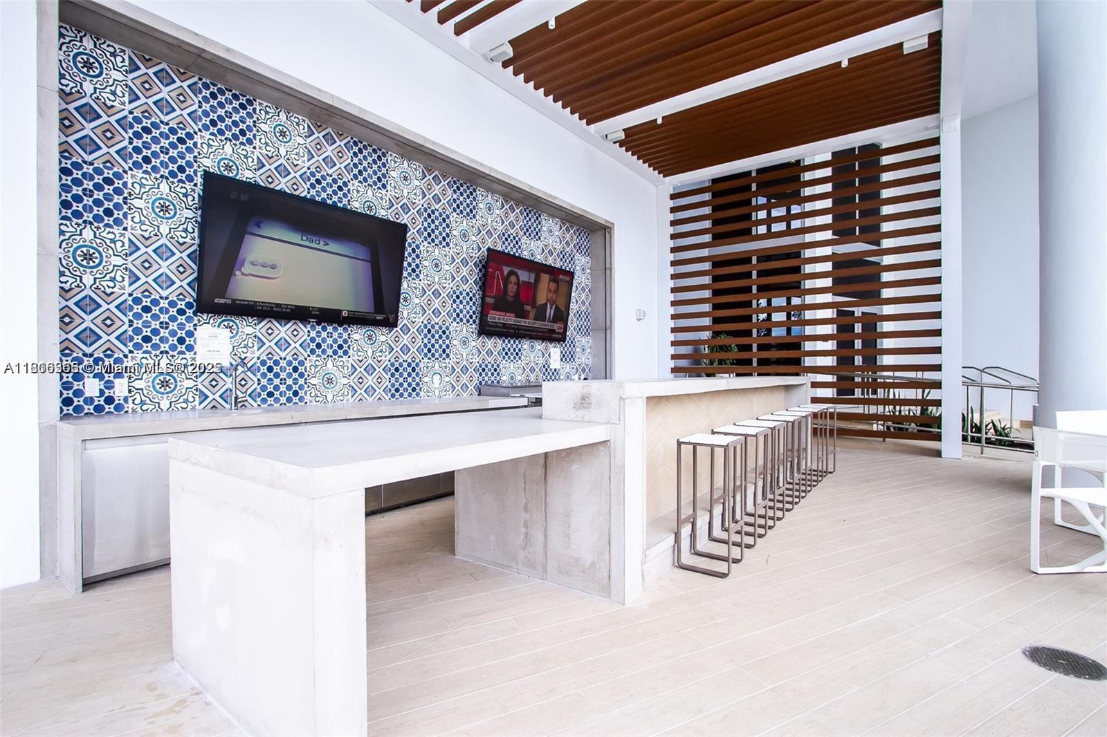 THE HARBOUR SOUTH CONDO - Residential Lease
