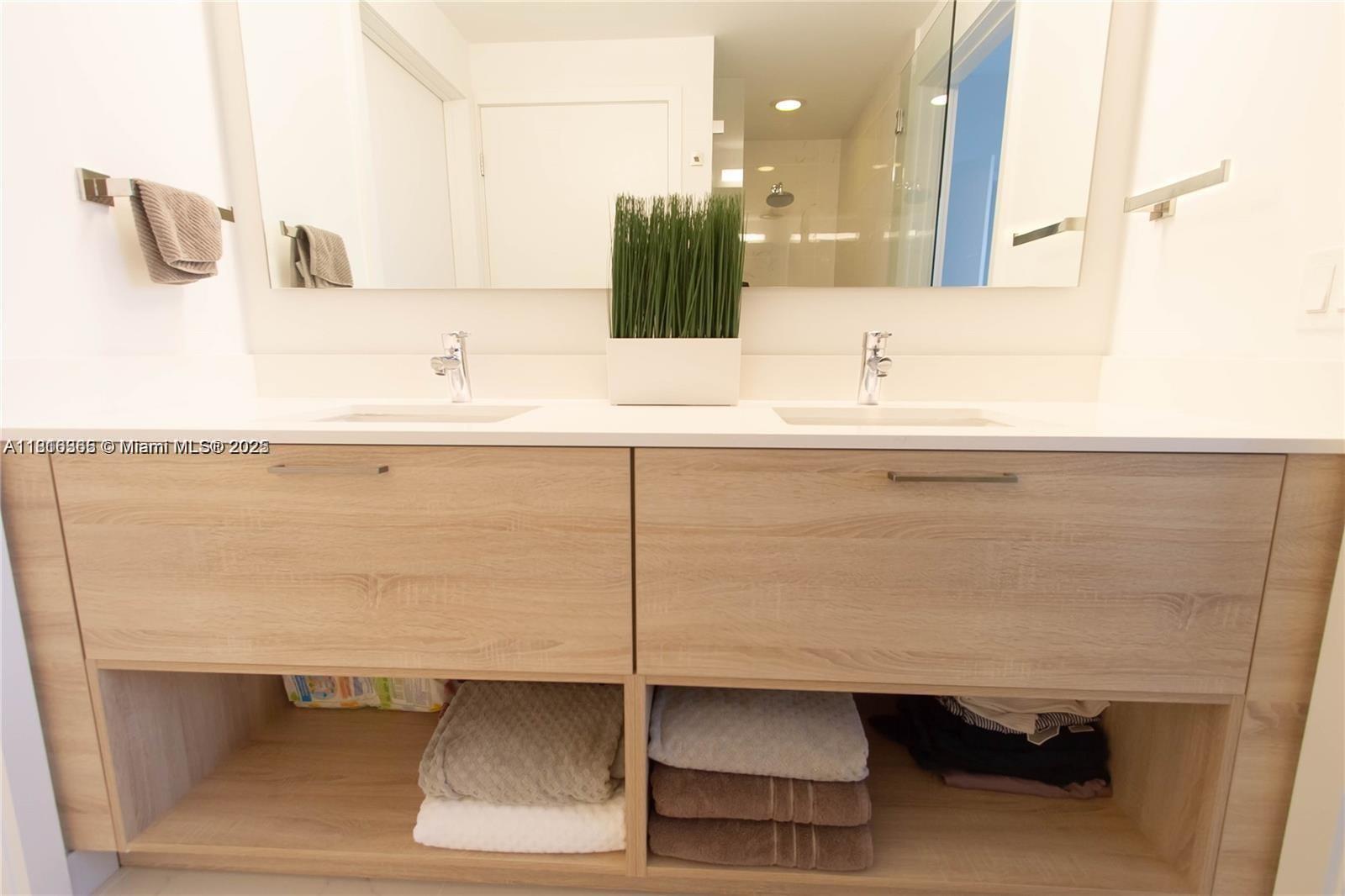 THE HARBOUR SOUTH CONDO - Residential Lease