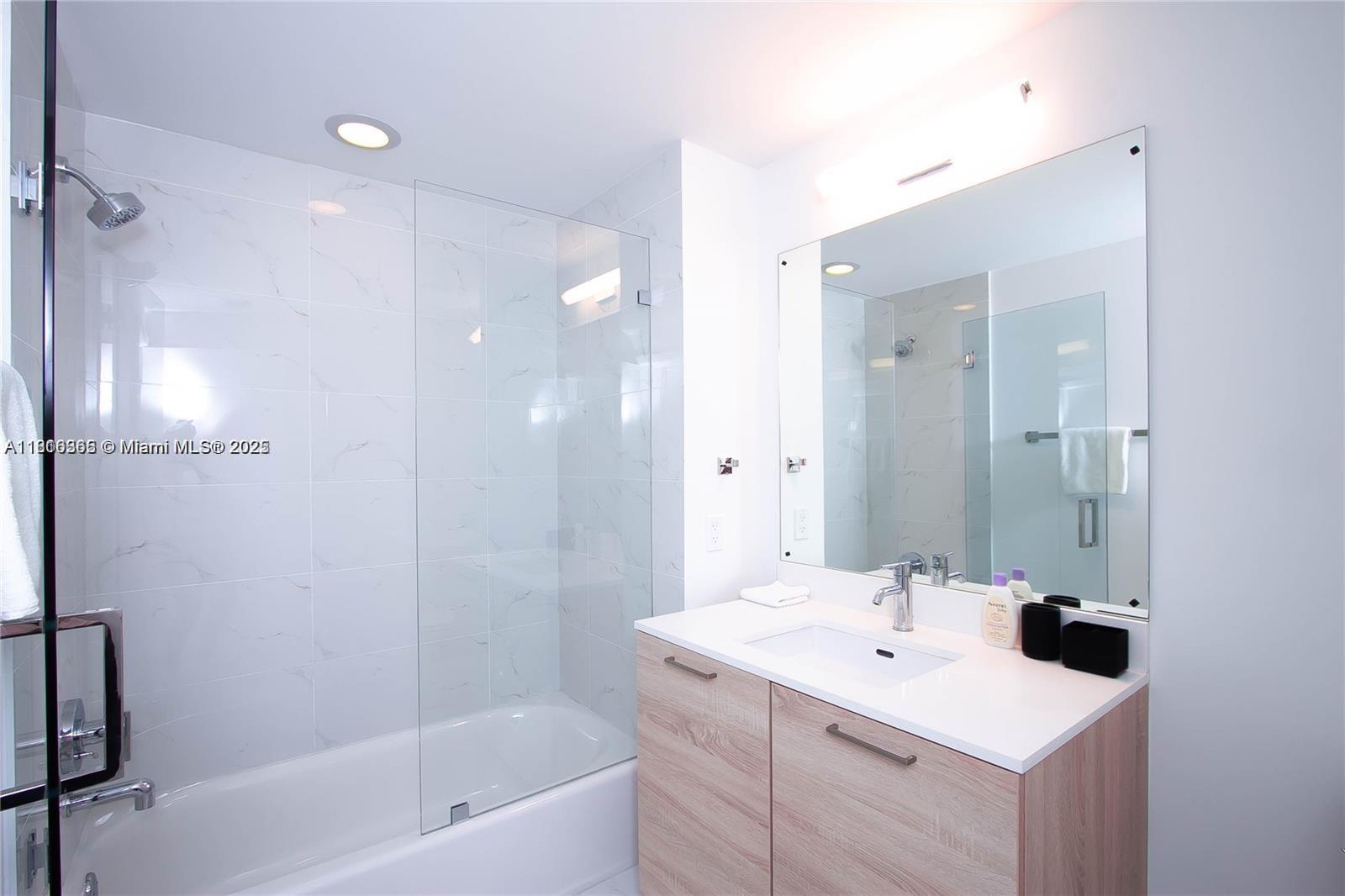 THE HARBOUR SOUTH CONDO - Residential Lease