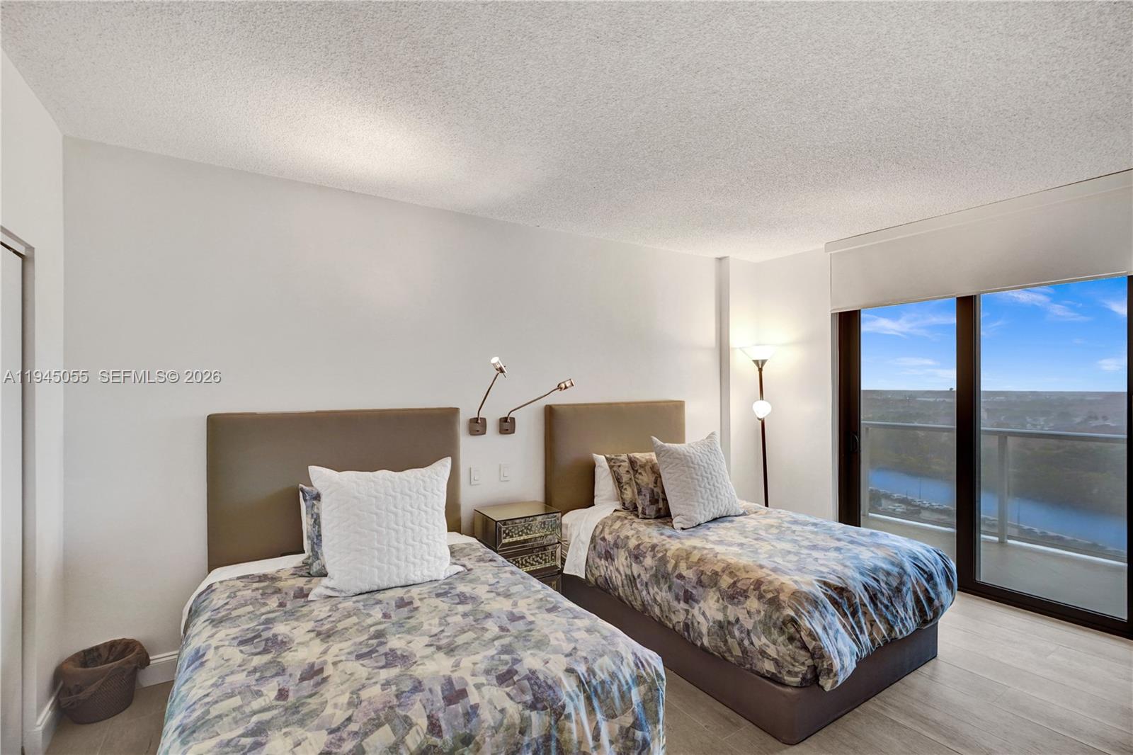 HAMPTONS WEST - Residential