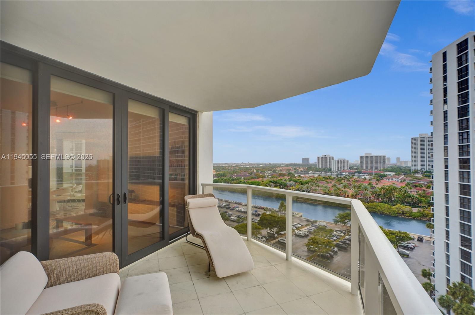 HAMPTONS WEST - Residential