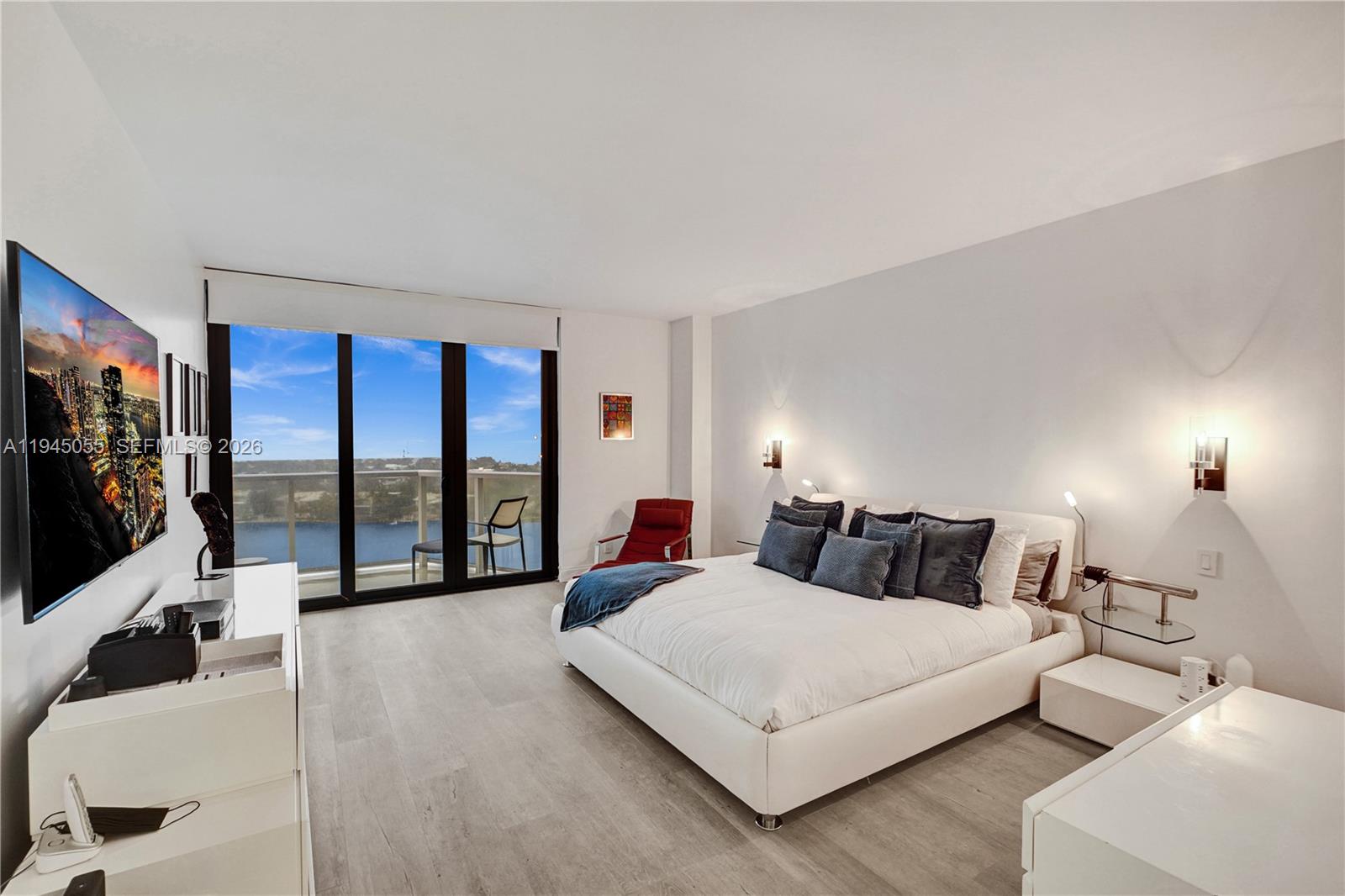 HAMPTONS WEST - Residential