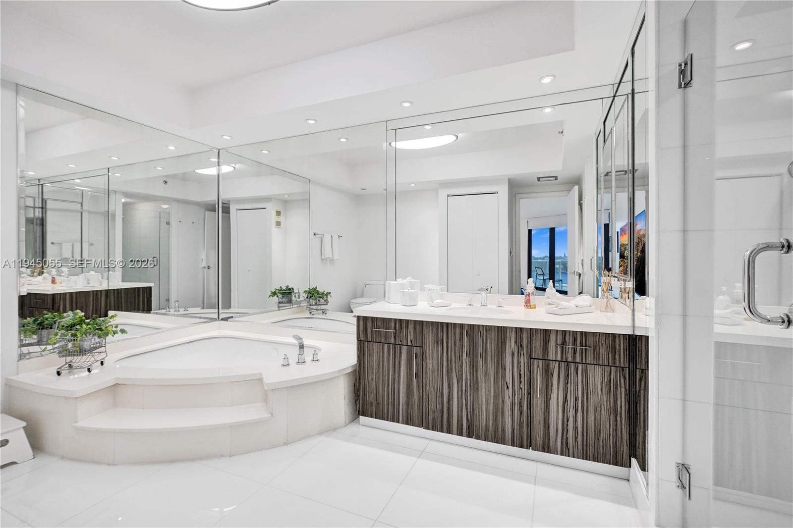 HAMPTONS WEST - Residential