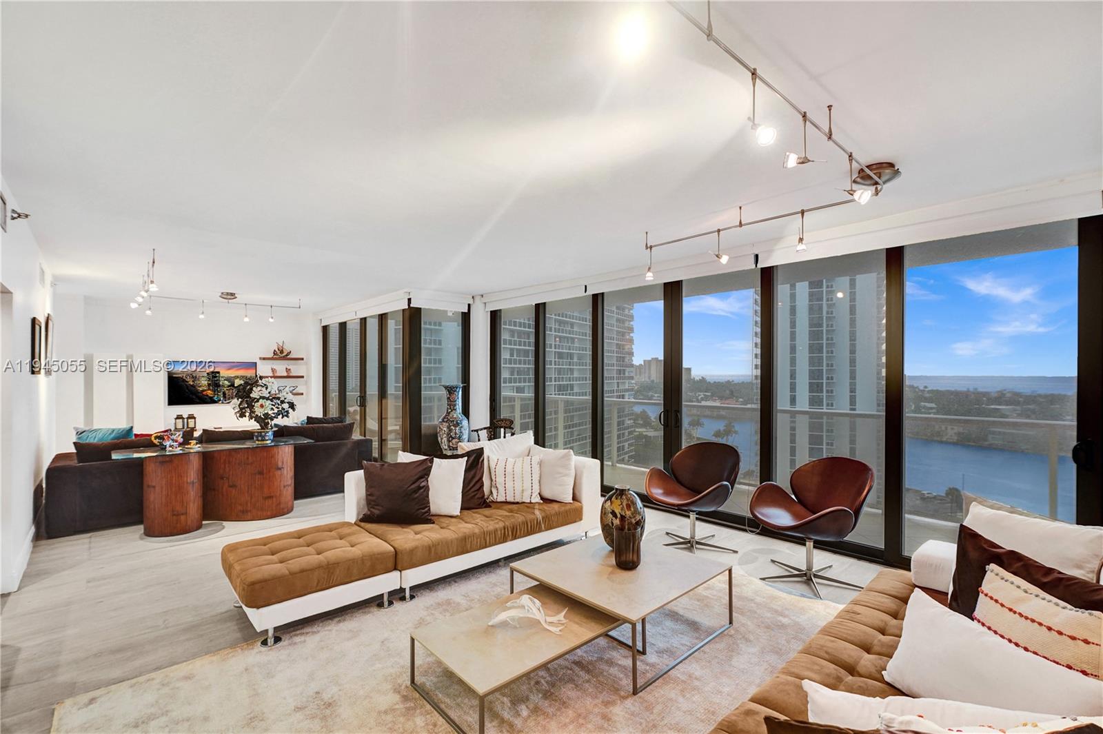 HAMPTONS WEST - Residential