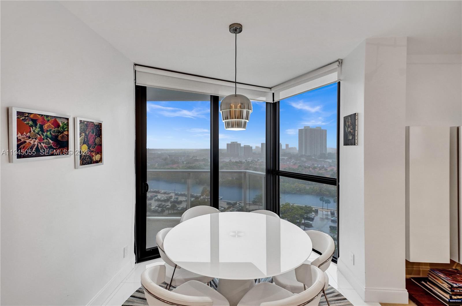 HAMPTONS WEST - Residential