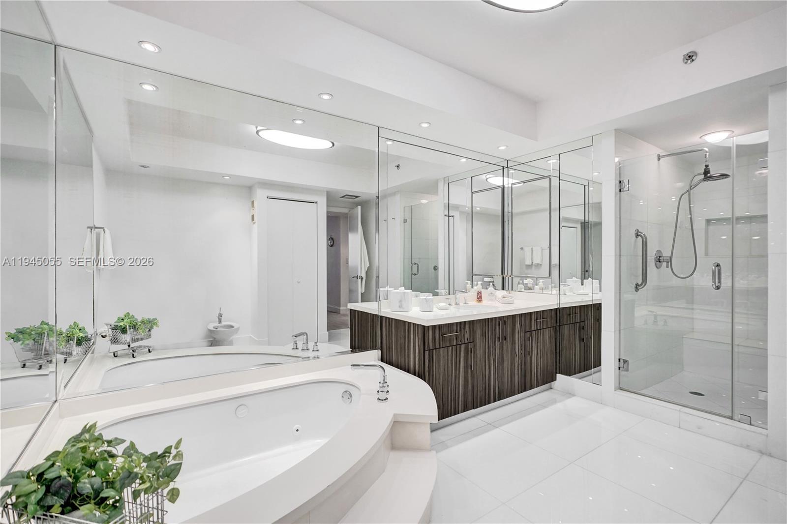 HAMPTONS WEST - Residential