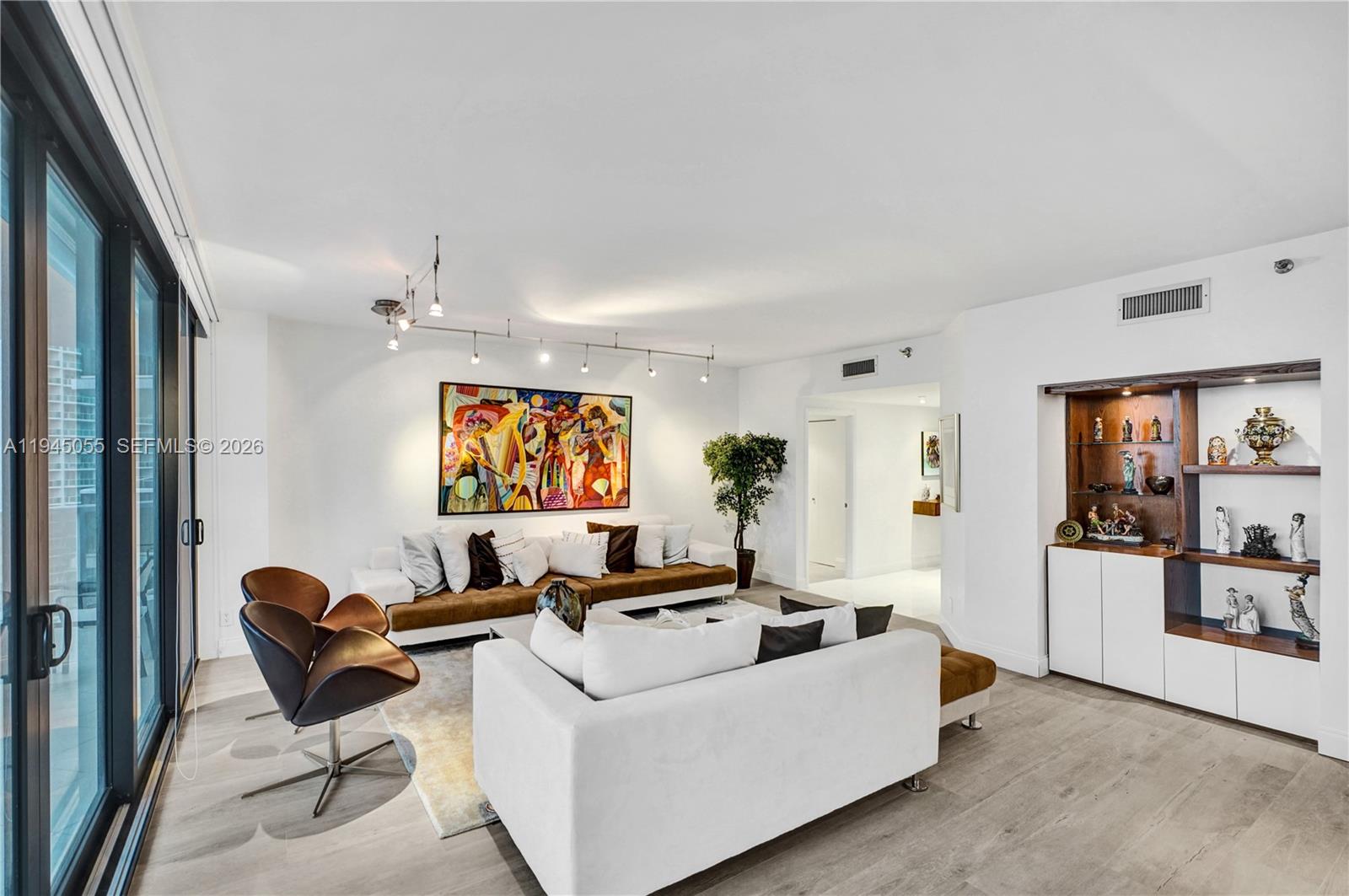 HAMPTONS WEST - Residential