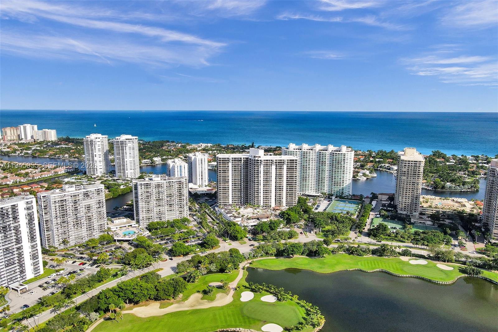 HAMPTONS WEST - Residential