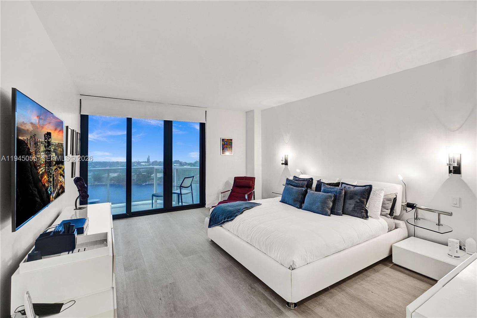 HAMPTONS WEST - Residential