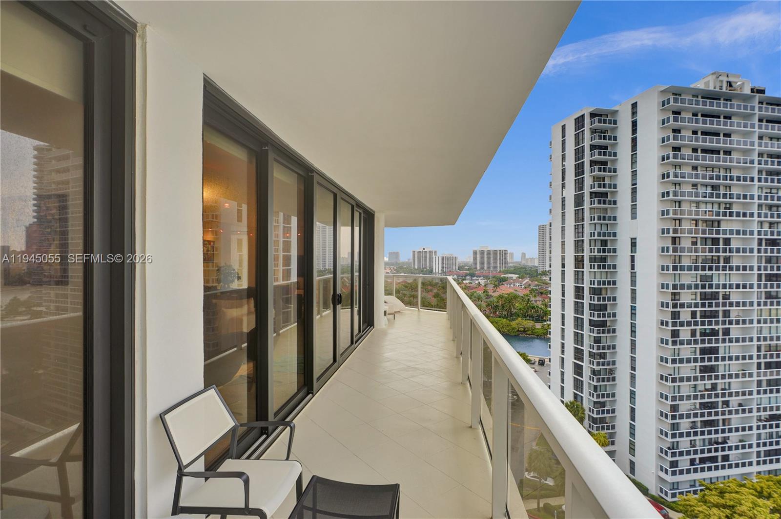 HAMPTONS WEST - Residential