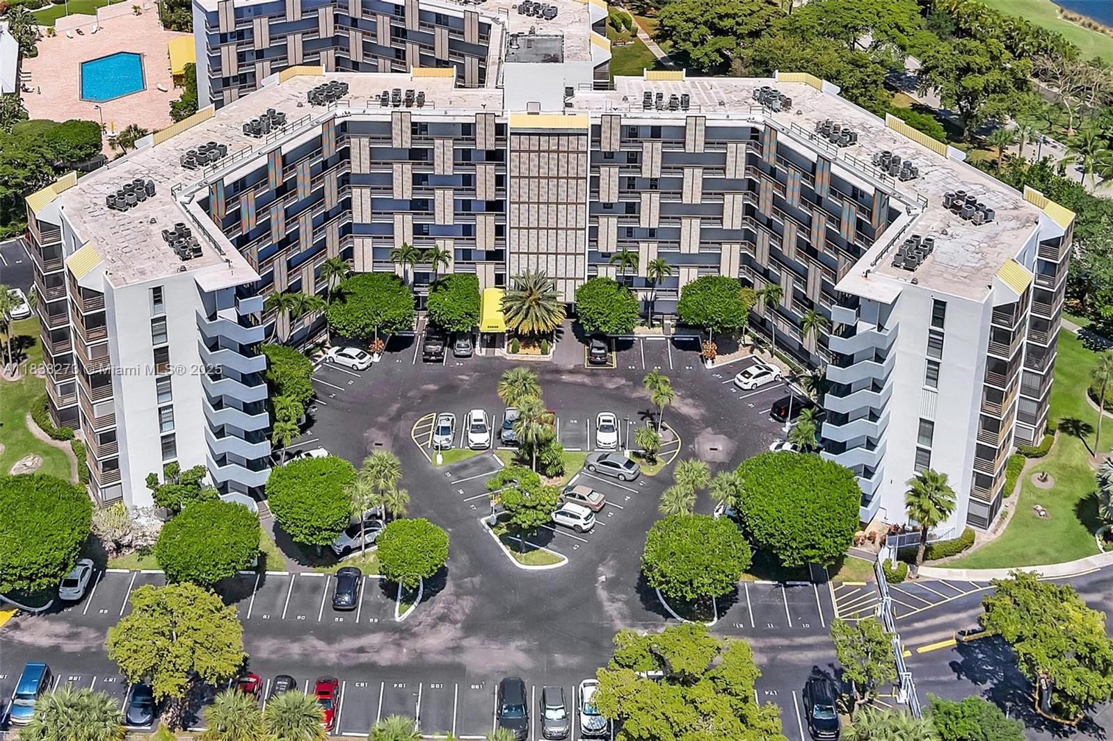 BISCAYA IV CONDO - Residential