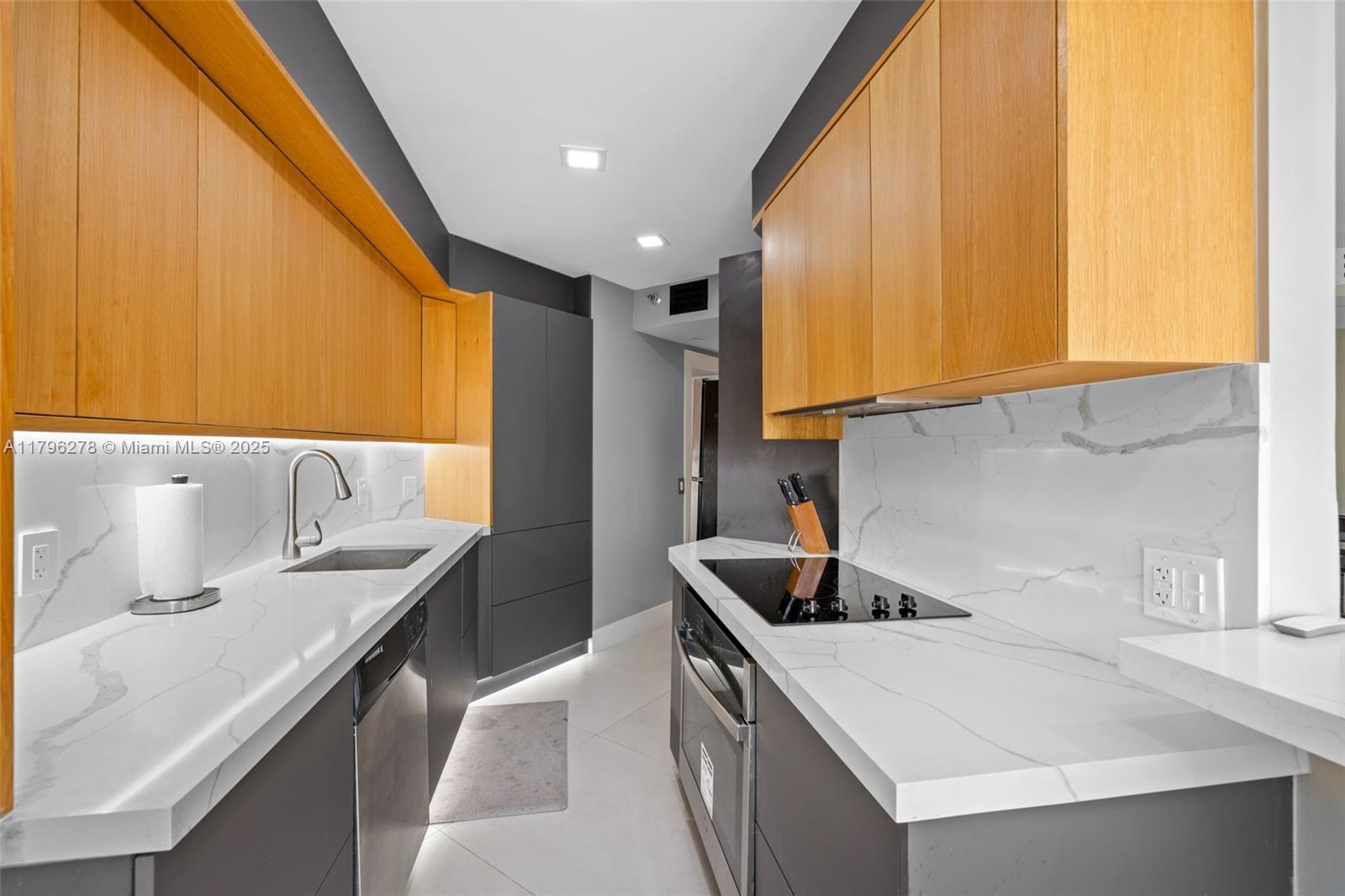 PORTSVIEW @ THE WATERWAYS - Residential Lease