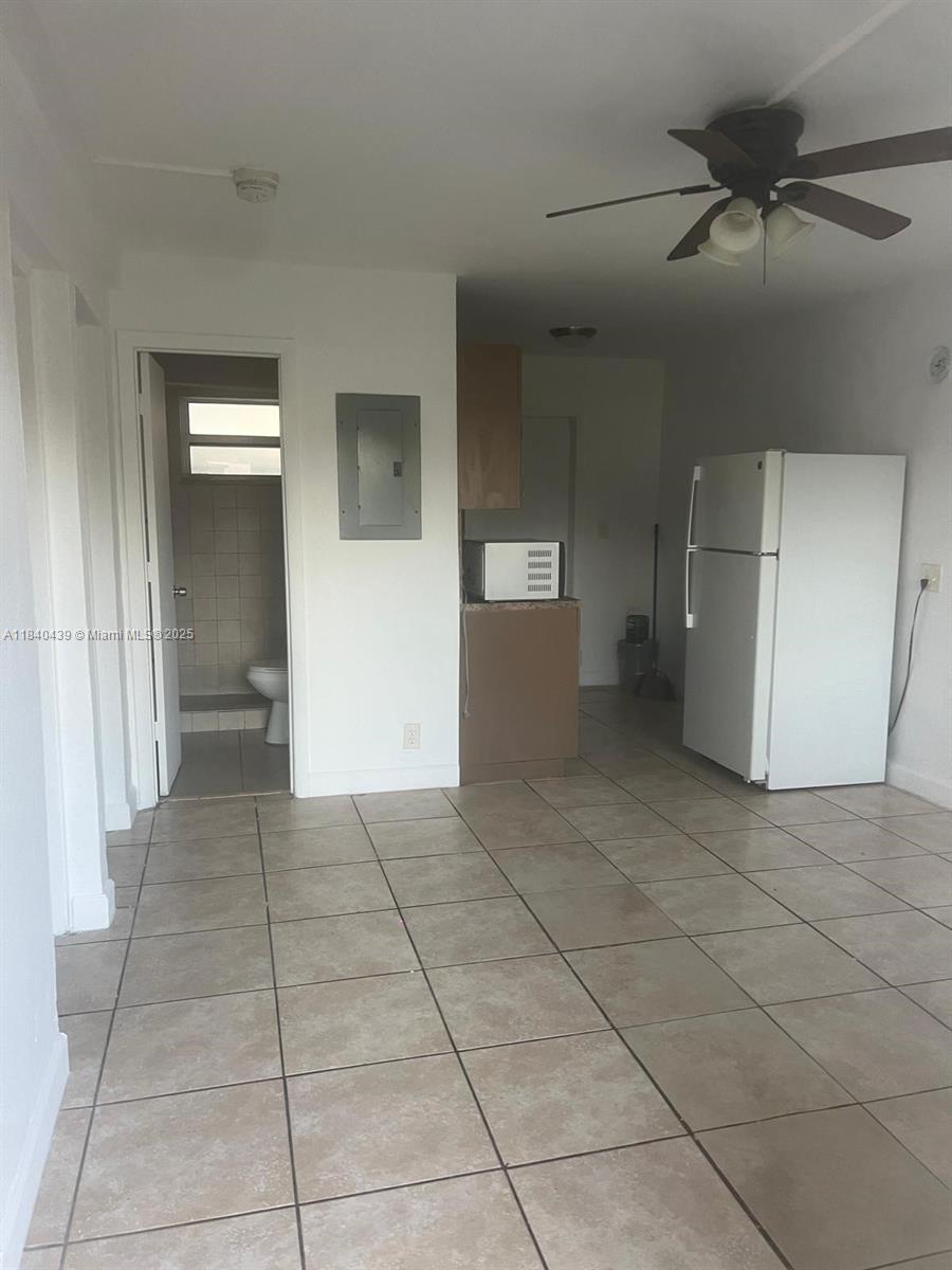 2BR Apt in Fort Lauderdale, $1850/mo. Section 8 Welcome! 1124 NW 2nd St. Professionally managed. Call us to schedule a viewing!