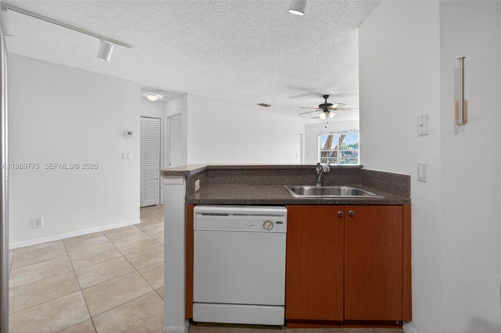 CORAL KEY CONDO - Residential