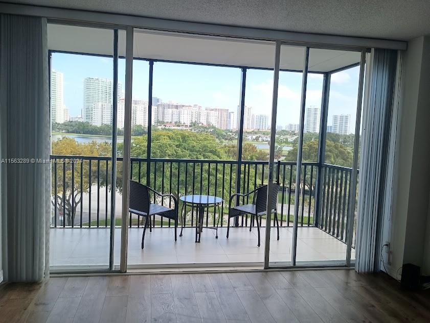 Prime location!! Walk to the Waterway Shoppes or Aventura Mall!! Spacious, bright and clean split floor plan apartment located in the heart of Aventura. Magnificent views of the Golf Course in a quiet Country Club Drive. Tons of closets, updated kitchen, freshly painted and new AC. HOA includes internet, Cable and water. Enjoy the community pool, BBQ & gym. 1 assigned parking space + guest parking on a first come, first serve basis. 
All ages welcome. Near Aventura Bus Transportation,parks, beaches and airports.