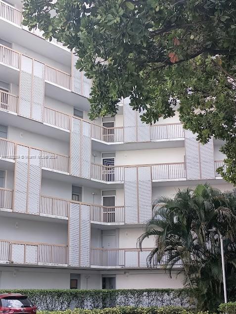 ENSENADA CONDO BLDG E-II - Residential Lease