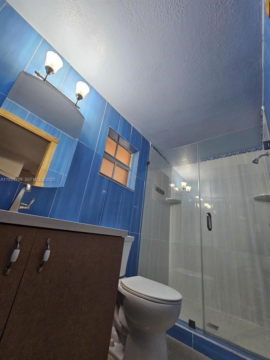 WESTWOOD LAKE 6TH ADDN - Residential