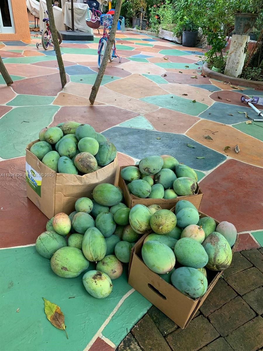 WESTWOOD LAKE 6TH ADDN - Residential