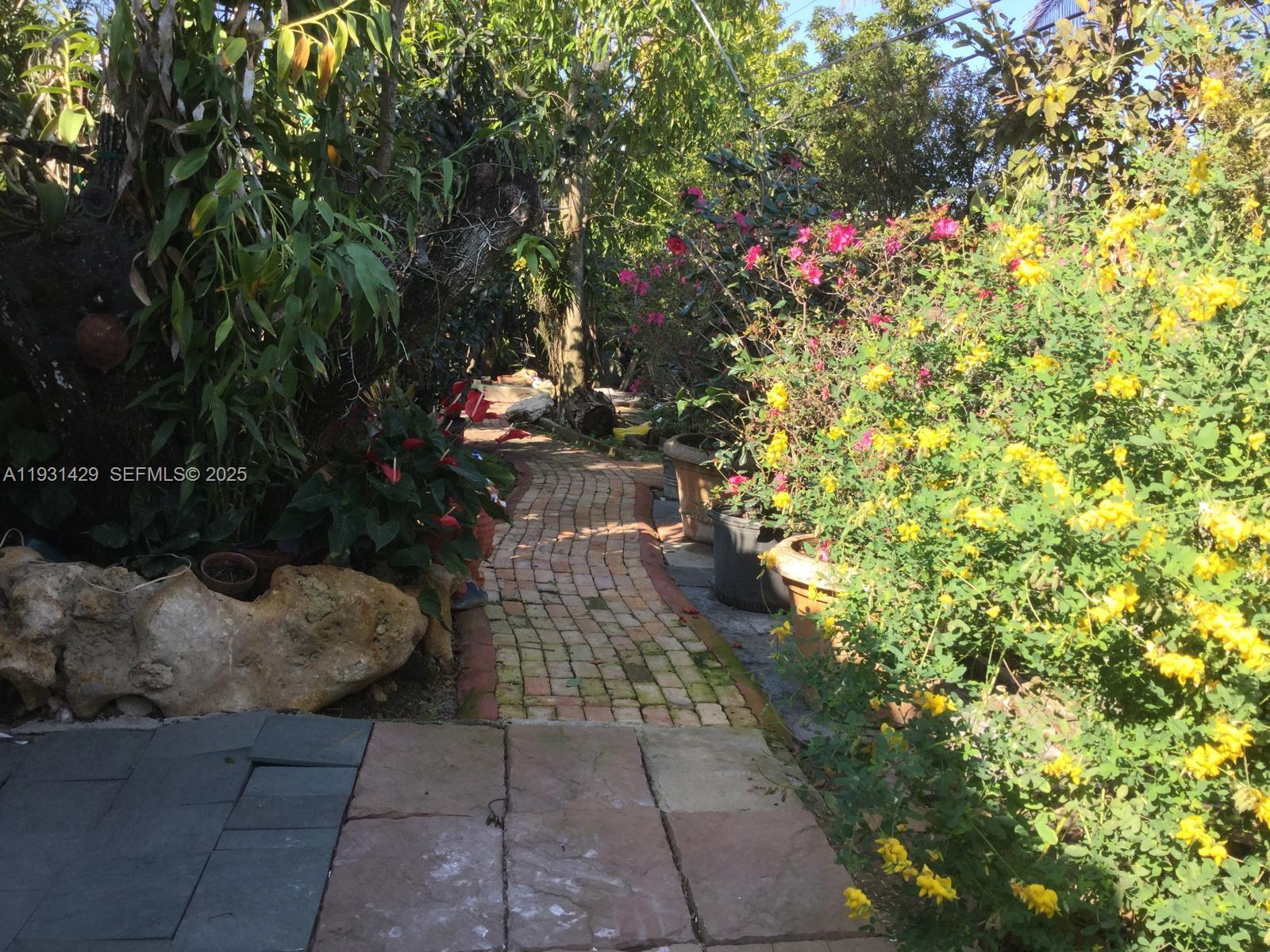 WESTWOOD LAKE 6TH ADDN - Residential