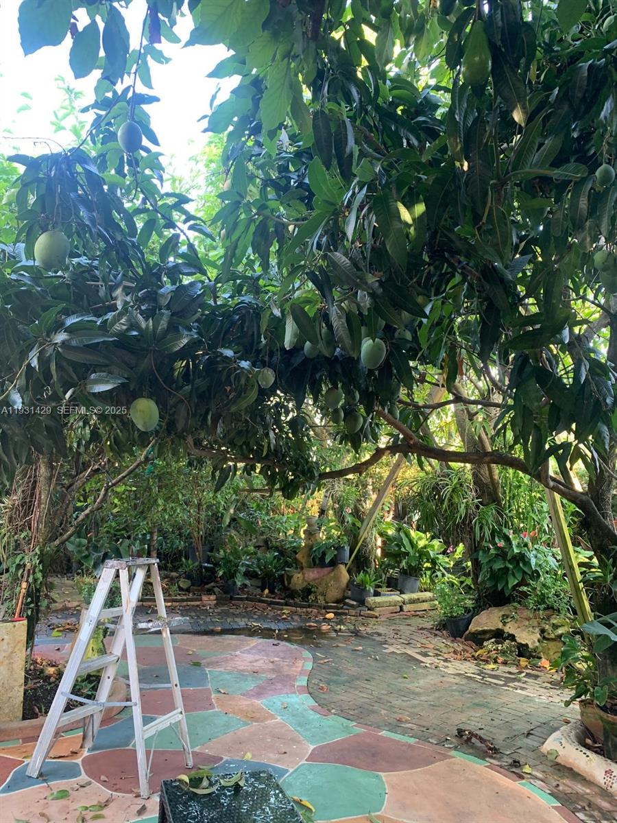 WESTWOOD LAKE 6TH ADDN - Residential