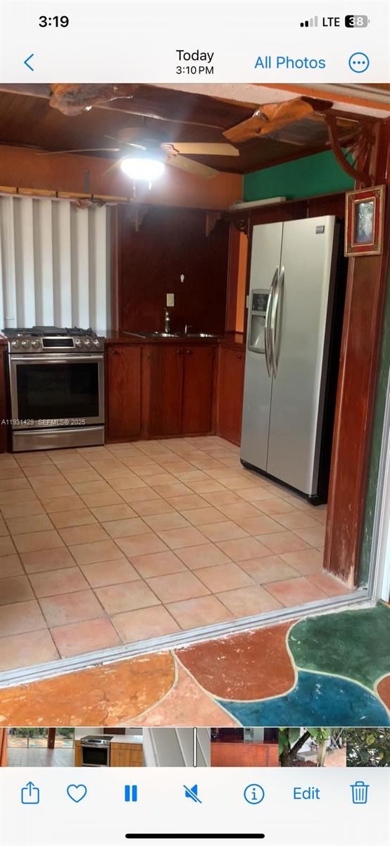 WESTWOOD LAKE 6TH ADDN - Residential