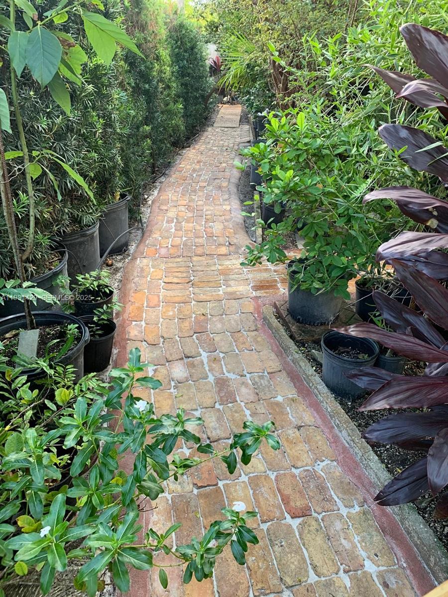 WESTWOOD LAKE 6TH ADDN - Residential