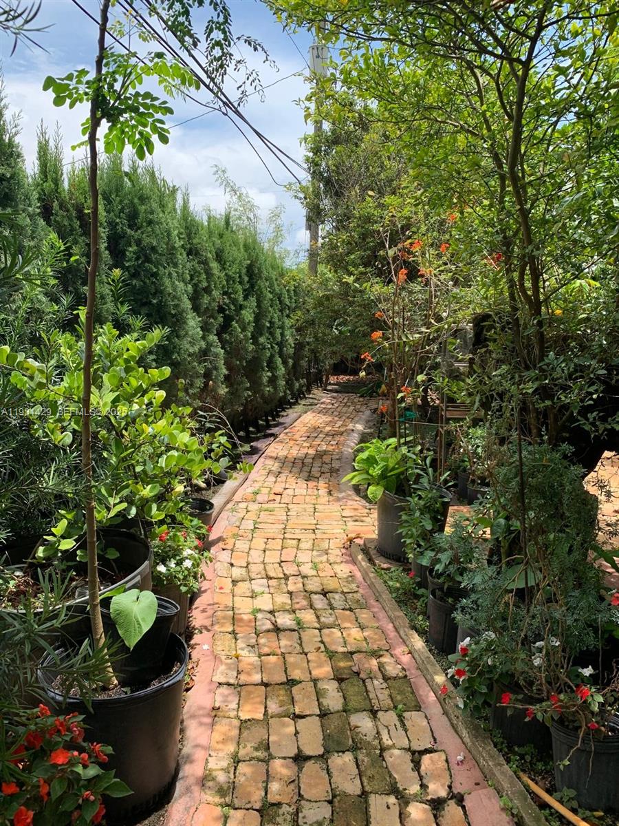 WESTWOOD LAKE 6TH ADDN - Residential